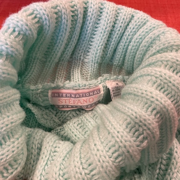 Vintage Sweater - Picture 2 of 3